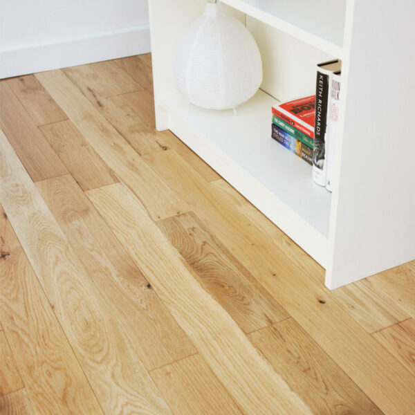 Alabama 90mm Classic Lacquered Oak Solid Wood Flooring