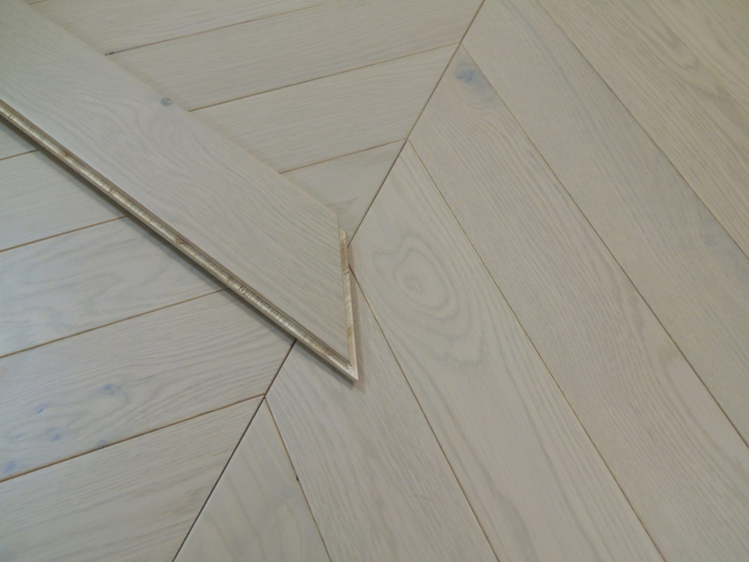 Nevada 15/4 x 90mm Clad Grey Oak Chevron Engineered Flooring