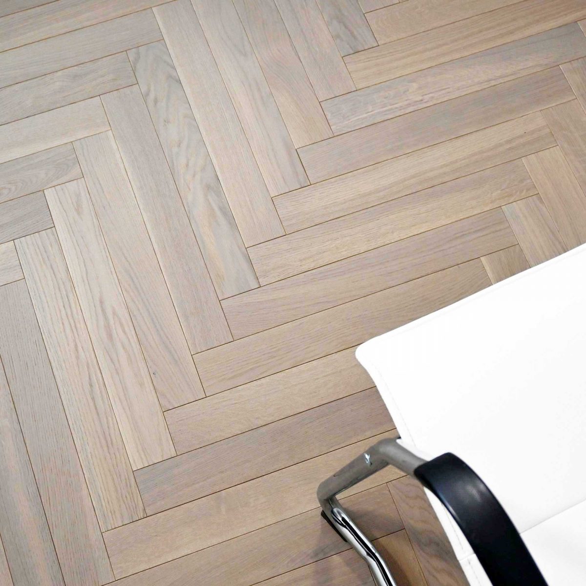 Dolcevita Narrow Seashell Oak Herringbone Engineered Flooring