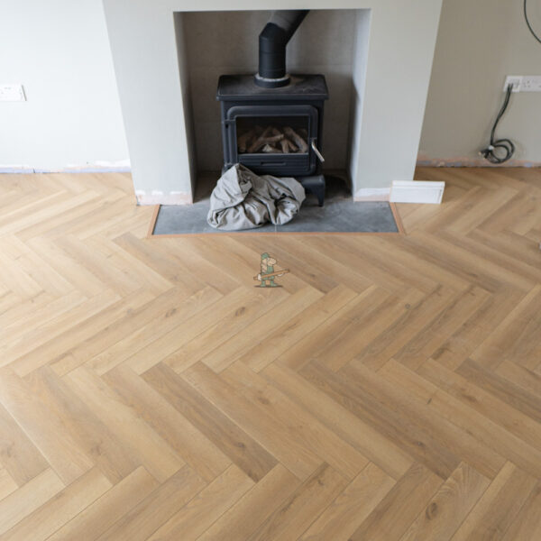 46sqm 📦 Pallet DEAL – 12mm Herringbone Shortbread Oak Laminate Flooring