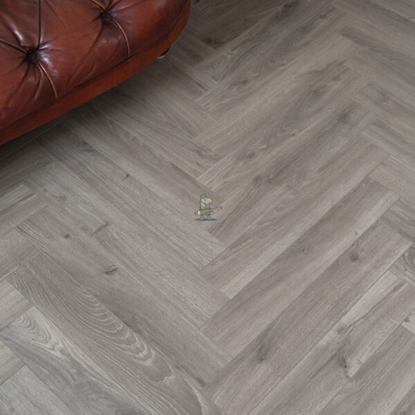 46sqm 📦 Pallet DEAL – 12mm Herringbone Moon Grey Oak Laminate Flooring