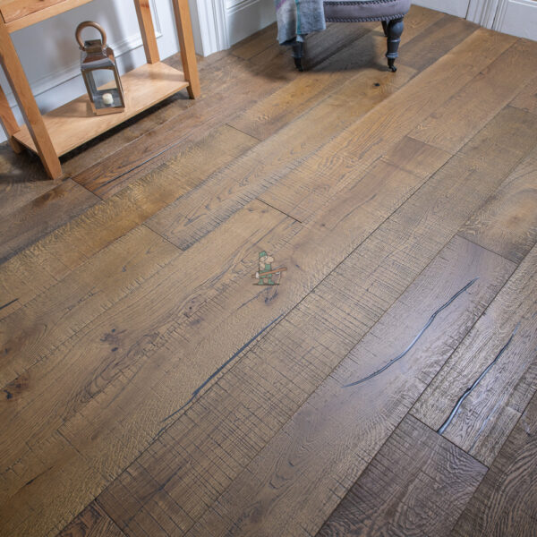 Nature 15/4 x 220mm Golden Oak Distressed Hand Sawn Engineered Flooring